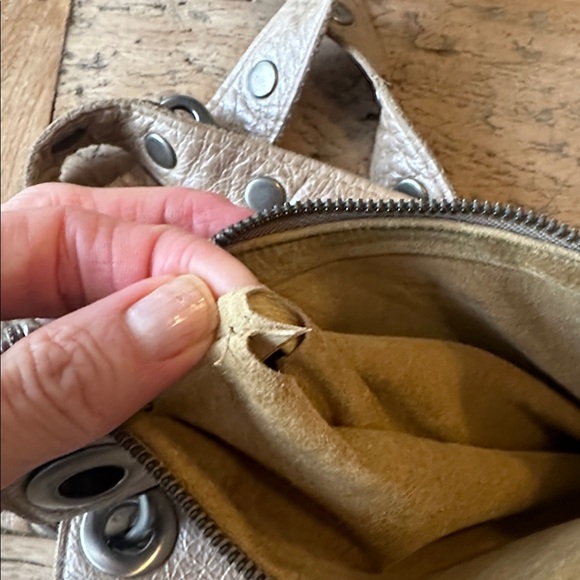 Hammitt Montana Large Crossbody Bag – Taupe Leather - Picture 7 of 11